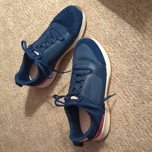 Vionic arch support tennis shoes 8 new